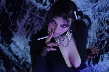mikaskullcs 🖤 ​​A cigarette, smoke and a look that could steal your soul... 🚬👀 - {count, plural, one {תמונה אחת} two {שתי תמונות} many {# תמונות} other {# תמונות}}