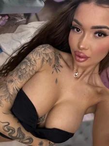 SashaFererra Public Pic 6