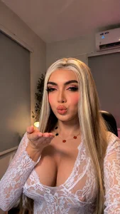 Im Molly 23 years old od MsMollyMercer  5 snímek