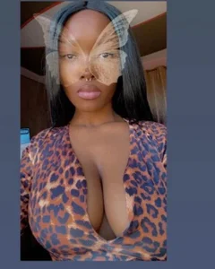 HoneyVelour Public Pic 2