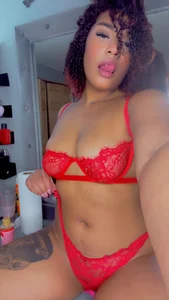 Nahomy_Sara Public Pic 3