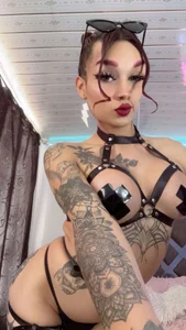 Salo_hot04 bad girl Pic 2