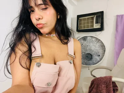 AllisonCatUwU Pinky Overall Foto 5