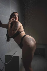 hannahst_ I just took a shower💦, do you want to dry me off? 사진 5