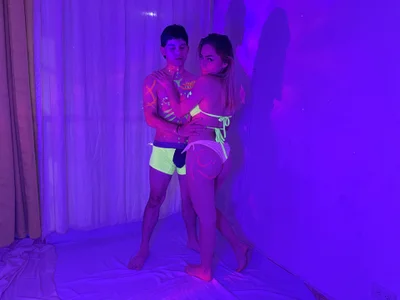 Nicole_and_deam13 Neon party Pic