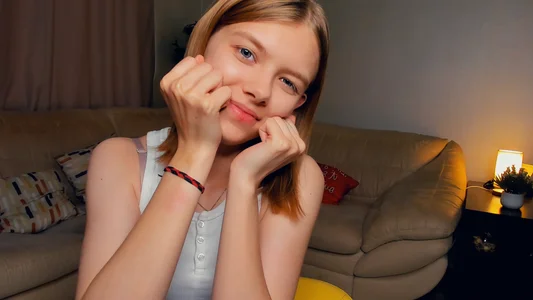 EngelAlman: try to do little selfies for u guys ( 5 фото)