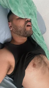 nicolas_cox: In my bed ( 5 фото)