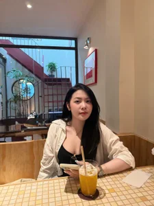 Nina866 Public Foto 3