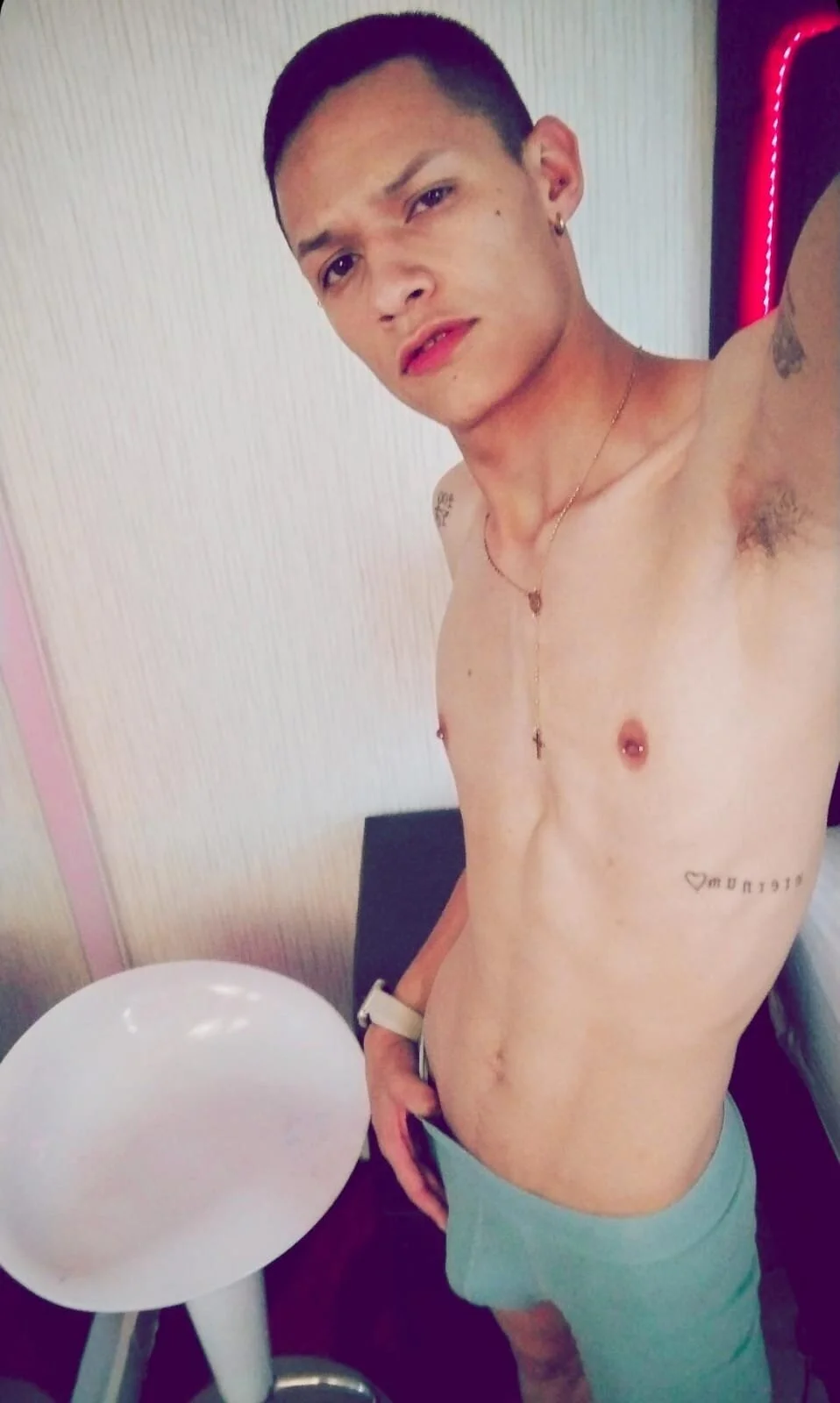 TadeoFostter 热门图片 9707