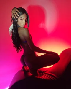 ALONDRA-FARELO to make your imagination run wild Foto 2