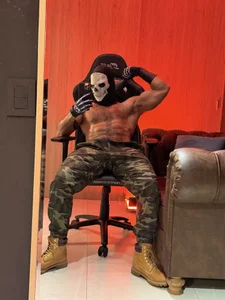T-shirt off💥 od _adamcoper_  4 snímek