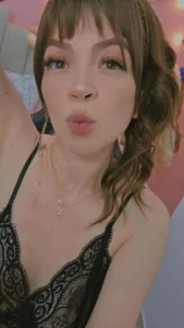 emilyharrix: Wet kisses 💋💋💋💋💋💋💋 ( 4 фото)