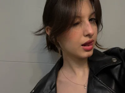 LouiseChavez again Hình 3