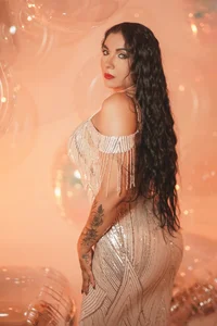 SeleneLujan Elegance bubbles Pic