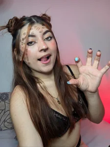 Don't be afraid, I haven't bitten yet 🎃 de carolayrosse  2 Imagens