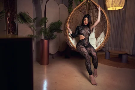 Samantha_e2 Budoir elegance ✨  4টি ছবি