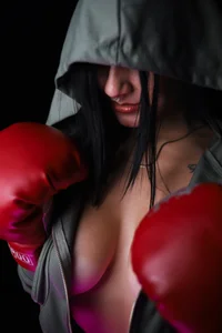 charlottewhitte Can you last more than 2 Rounds? Pic