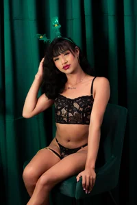 AliDiaz_ Green secrets 💚 slika 3