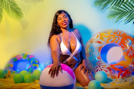 JackyNorris Summer has arrived, it is very hot here🔥 Bilde 6