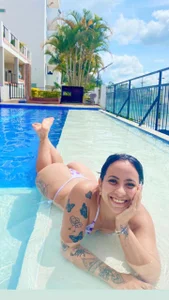 adriannyp_1 kullanıcısının pool day albümü -  4 fotoğraf