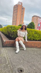 EmmyCortez “I swear I’m a good person… sometimes 😌💖” Immagine  3