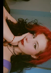 Lilyred_ Public Poză