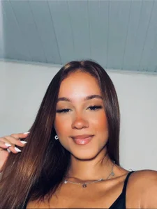 GracieDegeorge live Pic 2