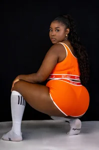 athlete chleo🧡✨ de Chleo__  4 Imagens