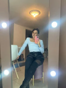 Valeriana00 Half pants Pic 2