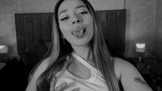 LanaMills_ Black and white Foto 4