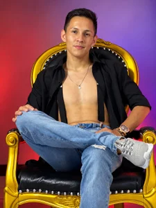 IzanArias cute Pic 2