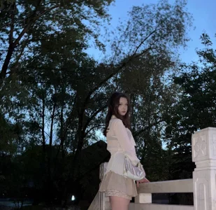 Public od CyndyGranger  6 snímek