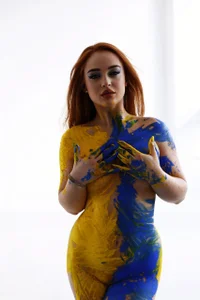 Redhead_Shark_newのyour stong ukranian girlの 8枚の写真