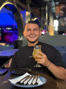 Marco_Vega afternoon drink 🥂 Poză 3