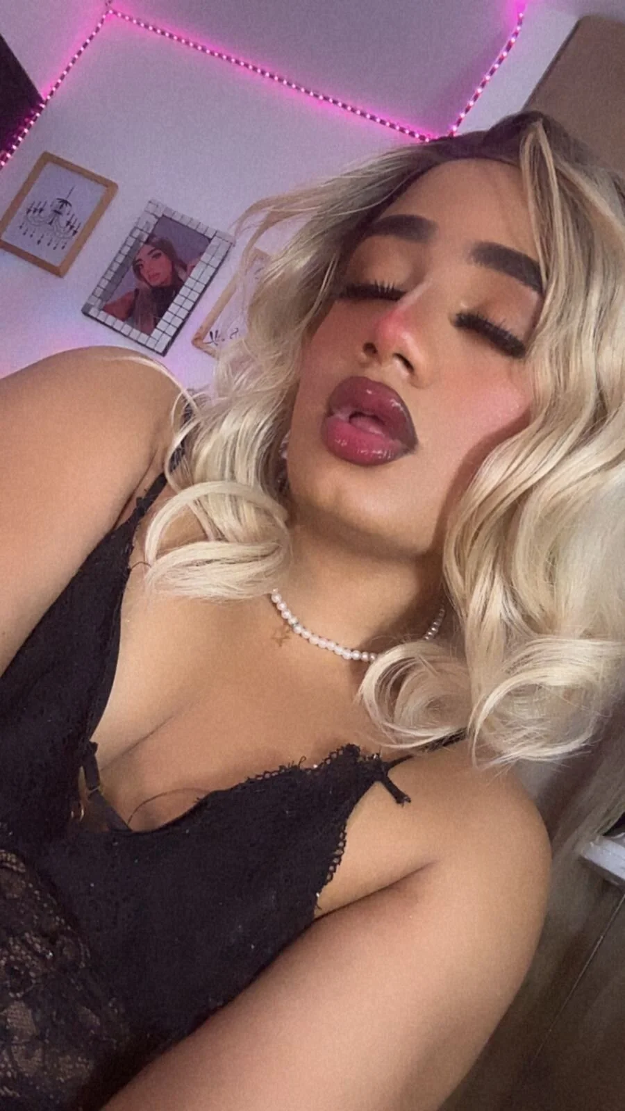 Ảnh Thịnh Hành của Amber_bigdick22 3890