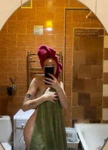 One night after a shower de HotBaby666 Foto 3