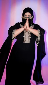 Amina_hafsa black & white slika 7
