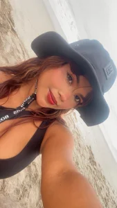nicky_peyton10 kullanıcısının Just me🥰🩷 albümü -  2 fotoğraf