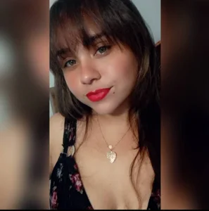 LucyOwen_18: Public ( 3 фото)