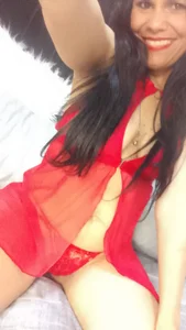 Bianca_seduction My sexy body on red Foto