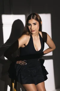 IsabelaStefano SO LUXURY GIRL Pic