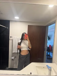 Sarasanders_4: Fotitos in front of the mirror ( 2 фото)