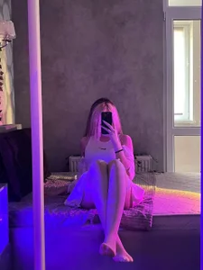 UnsealedCoverage Legs for you Immagine 