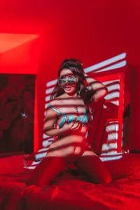 RoxanaBorns_ You needed me 👽💙 Pic