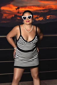 ElizabethWeil The Beachside PinUp⛱🍷 Immagine 