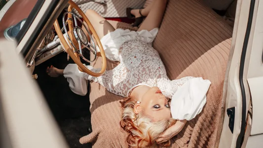 Public od MistyMarlo  5 snímek