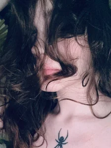 MichelleRoux Alluring mystery👄😉  5টি ছবি