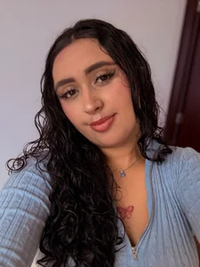 isaxcurves kullanıcısının My House Room 🤫 albümü -  2 fotoğraf