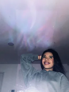 Miagomezx Soft smile, strong energy. Immagine 