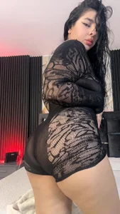 💕 I’m finally back! I’ve missed you… and I’m coming with surprises! 😘 de Hannasscott  3 Imagens